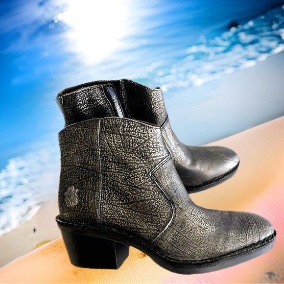 Fly London Shoes - NWT FLY LONDON booties 37